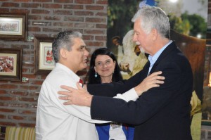 CEO da ABHB Fernando Lopa recebeu aqui no estande a visita do prefeito de Porto Alegre José Fortunati.