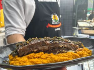 Entranha bovina caramelizada com carne Hereford foi receita do Vitrine Gaúcha na Expointer